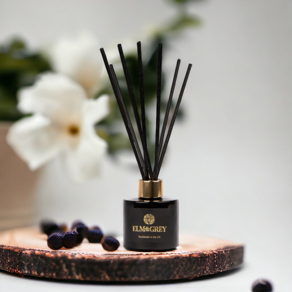 Matt Black Diffuser including blackcurrants