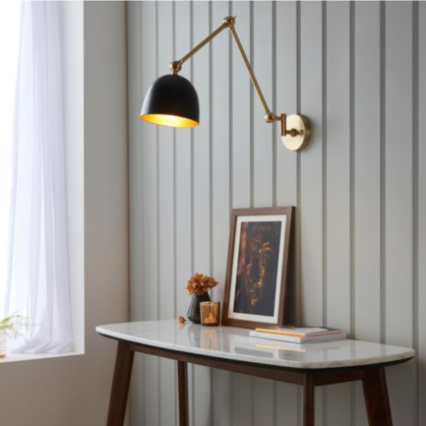 HideawayAdjustableLampLifestyleImage