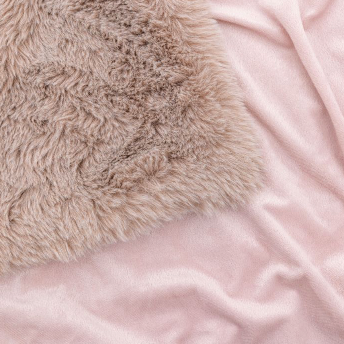Luxurious Faux Fur Throw Blanket – Dusty Mauve Pink