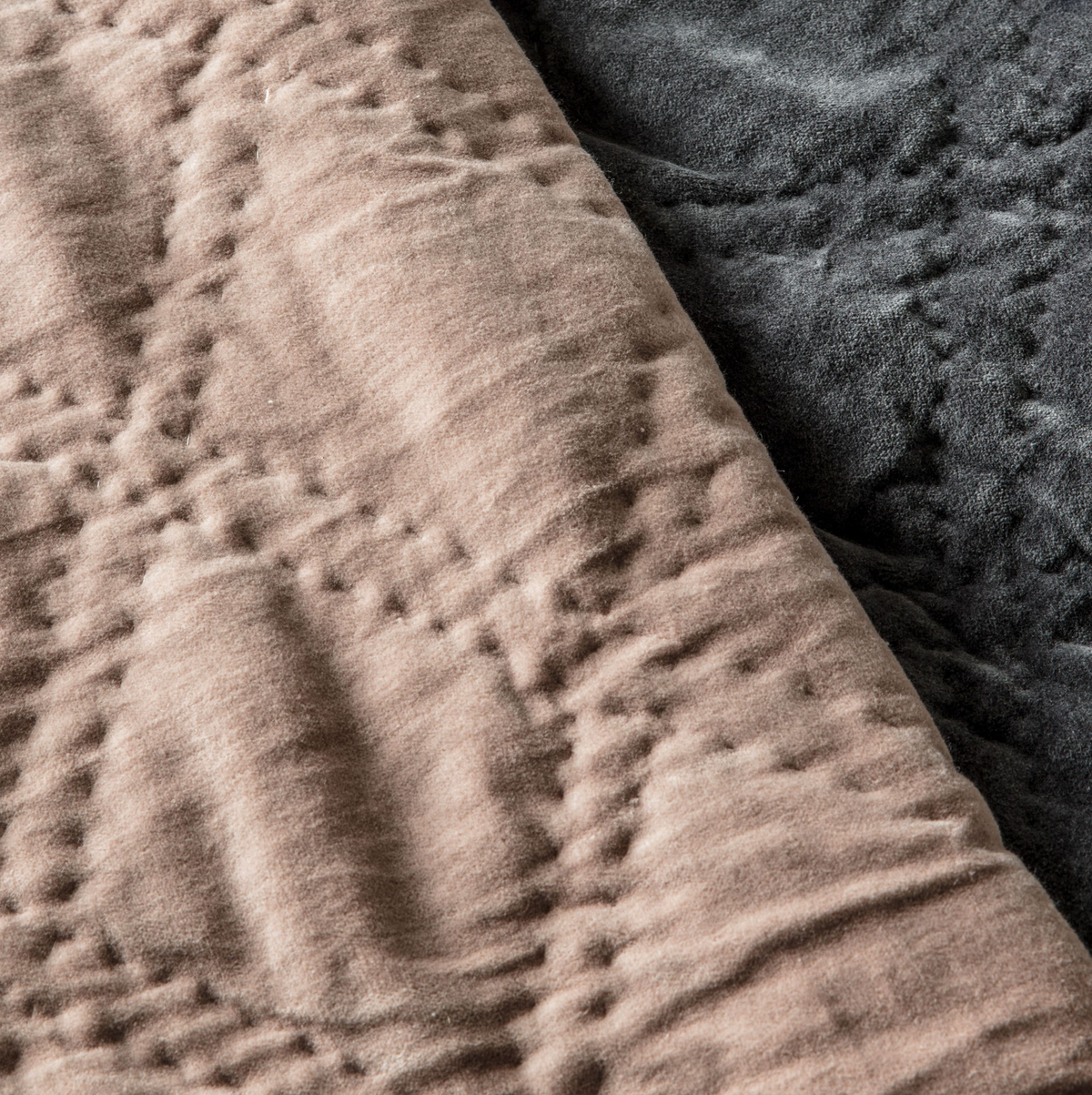 Quilted Diamond Bedspread – Charcoal