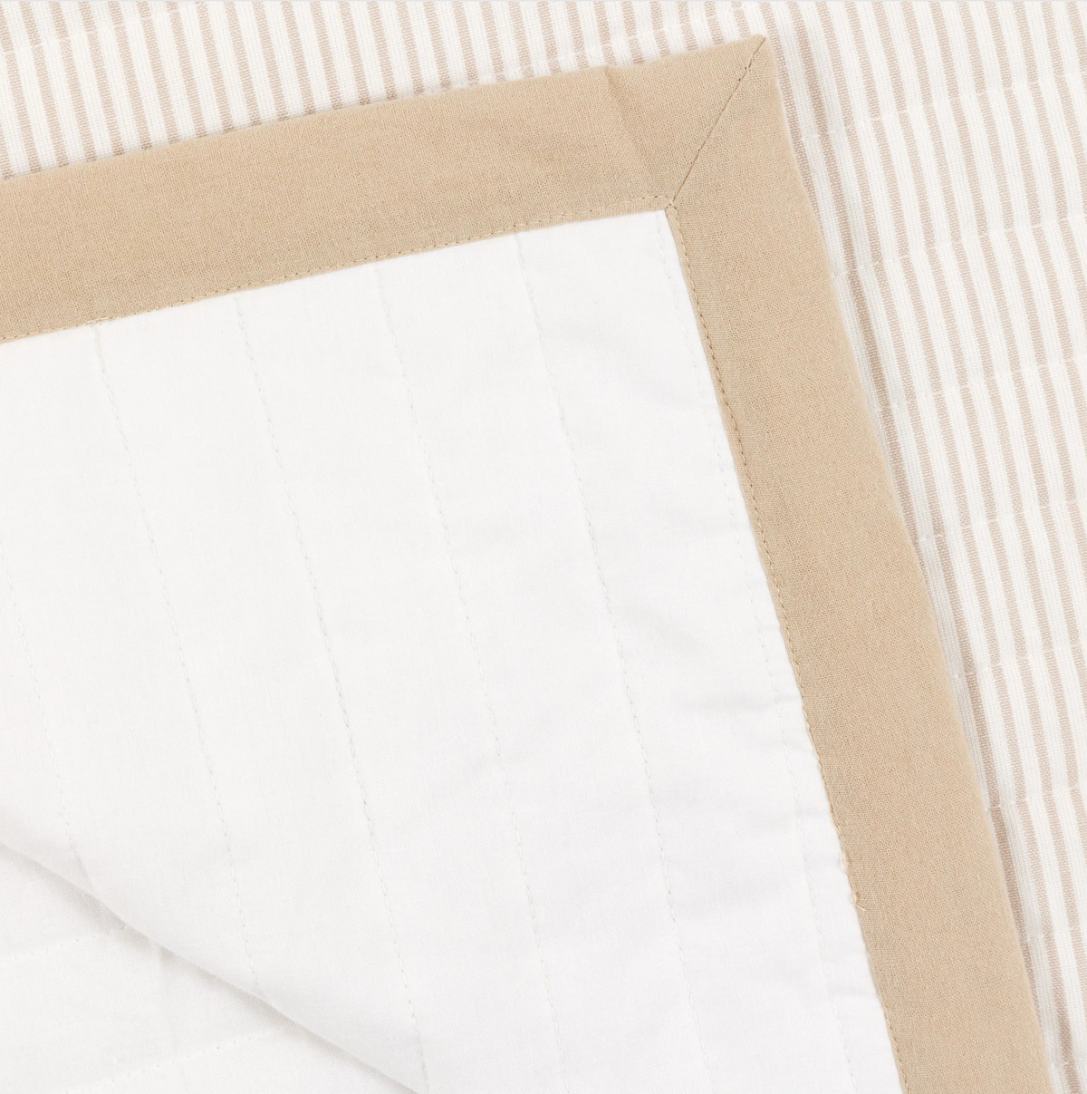 Serene Quilted Bedspread – Oatmeal