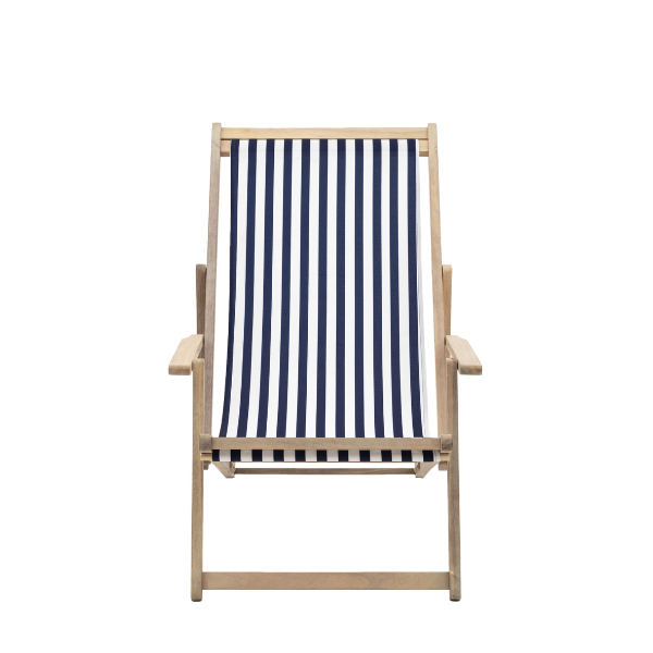 BlueStripeDeckChairWhiteBackgrund