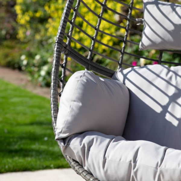 Close Up Cushion Lifestyle