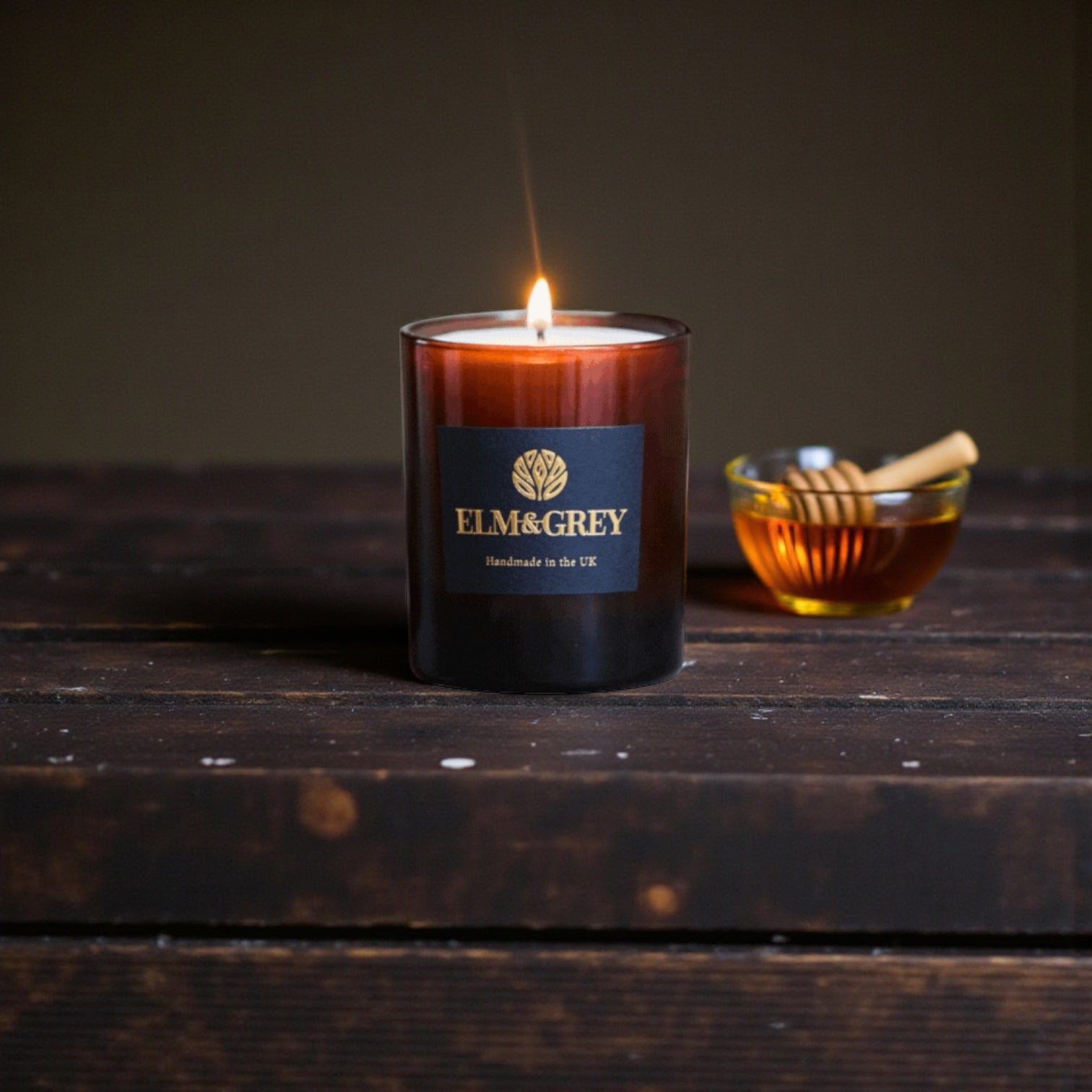 Dark Honey and Tobacco Deluxe 220g Scented Candle