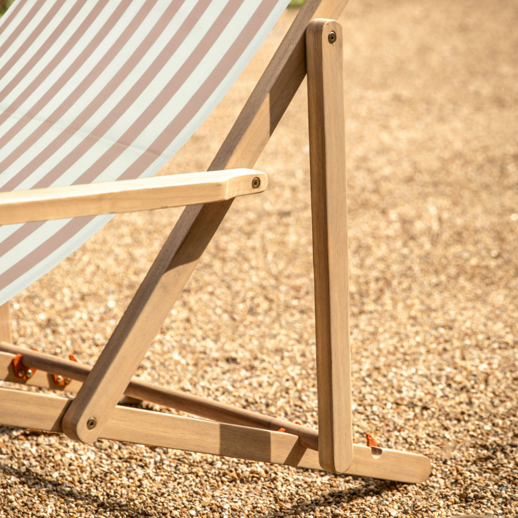 Acacia Wood Deck Chair Clay Stripe – Classic Comfort for Outdoor Lounging