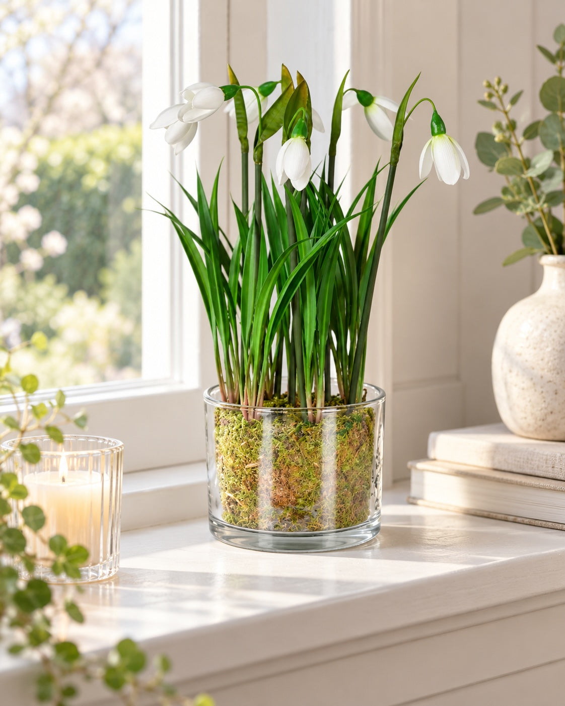 Faux Snowdrop Plant in Glass Pot – 26cm