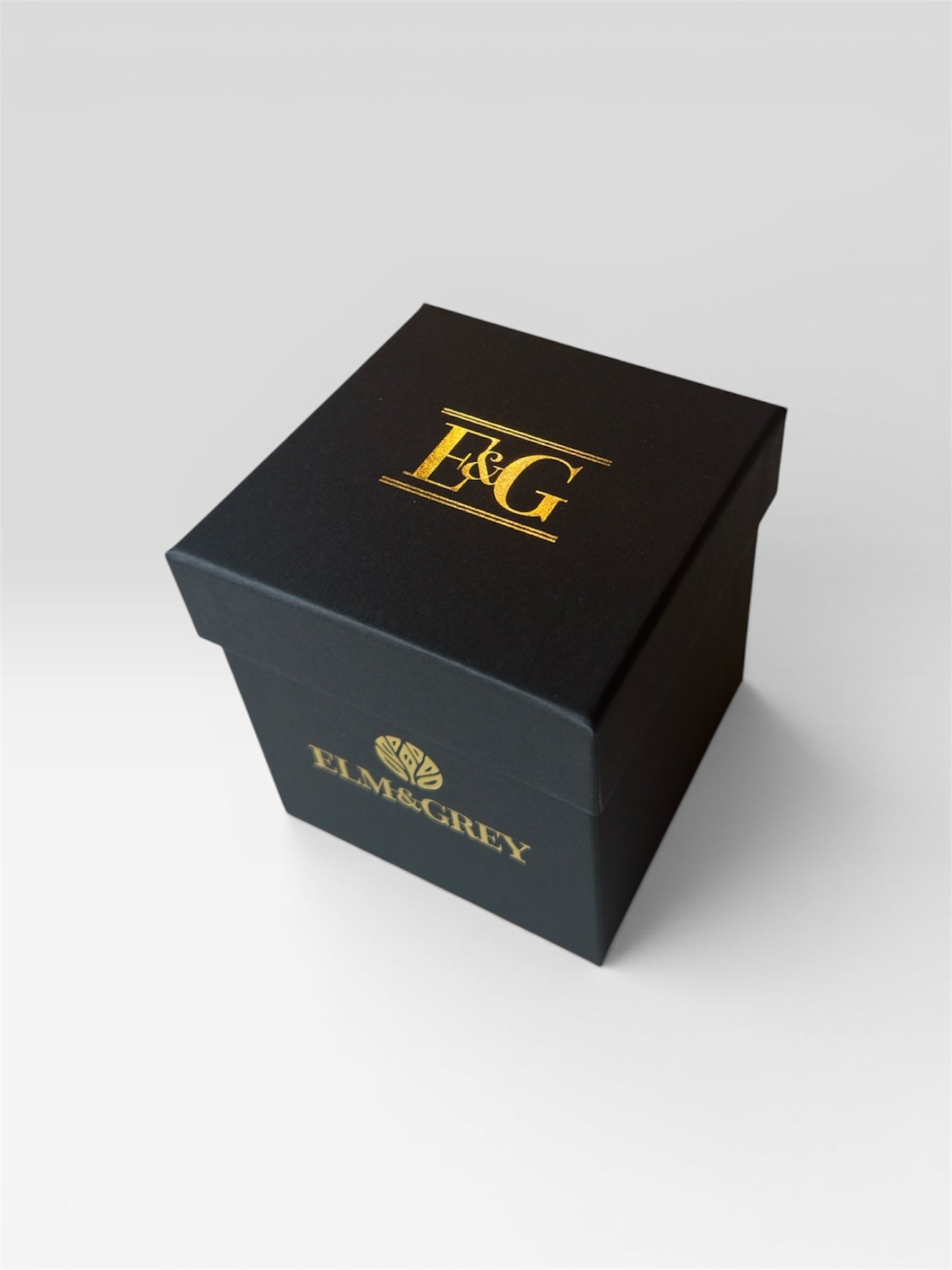 Blackcurrant & Tuberose Luxury Scented Candle - 220g | Unwind Scent Ritual