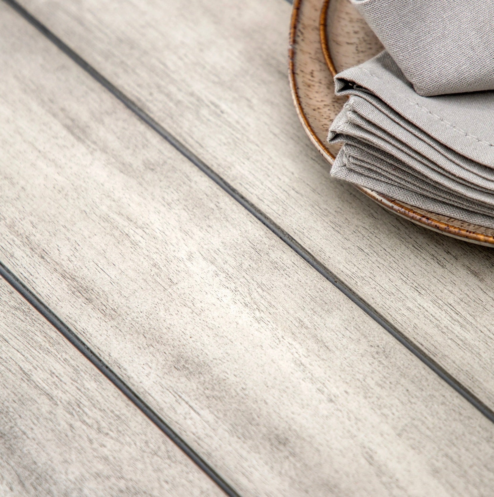 Modena Outdoor Dining Table – 6 Seater Acacia & Black Iron