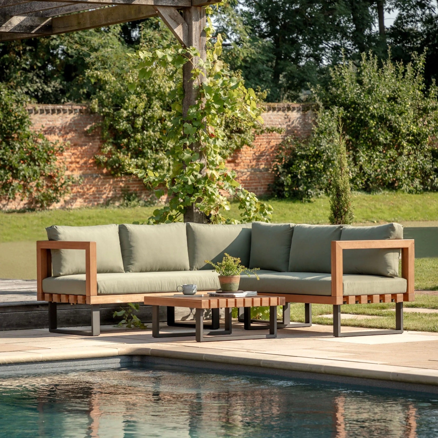 Tresco 5-Seater Corner Sofa Set with Eucalyptus Frame & Coffee Table – Green/Natural