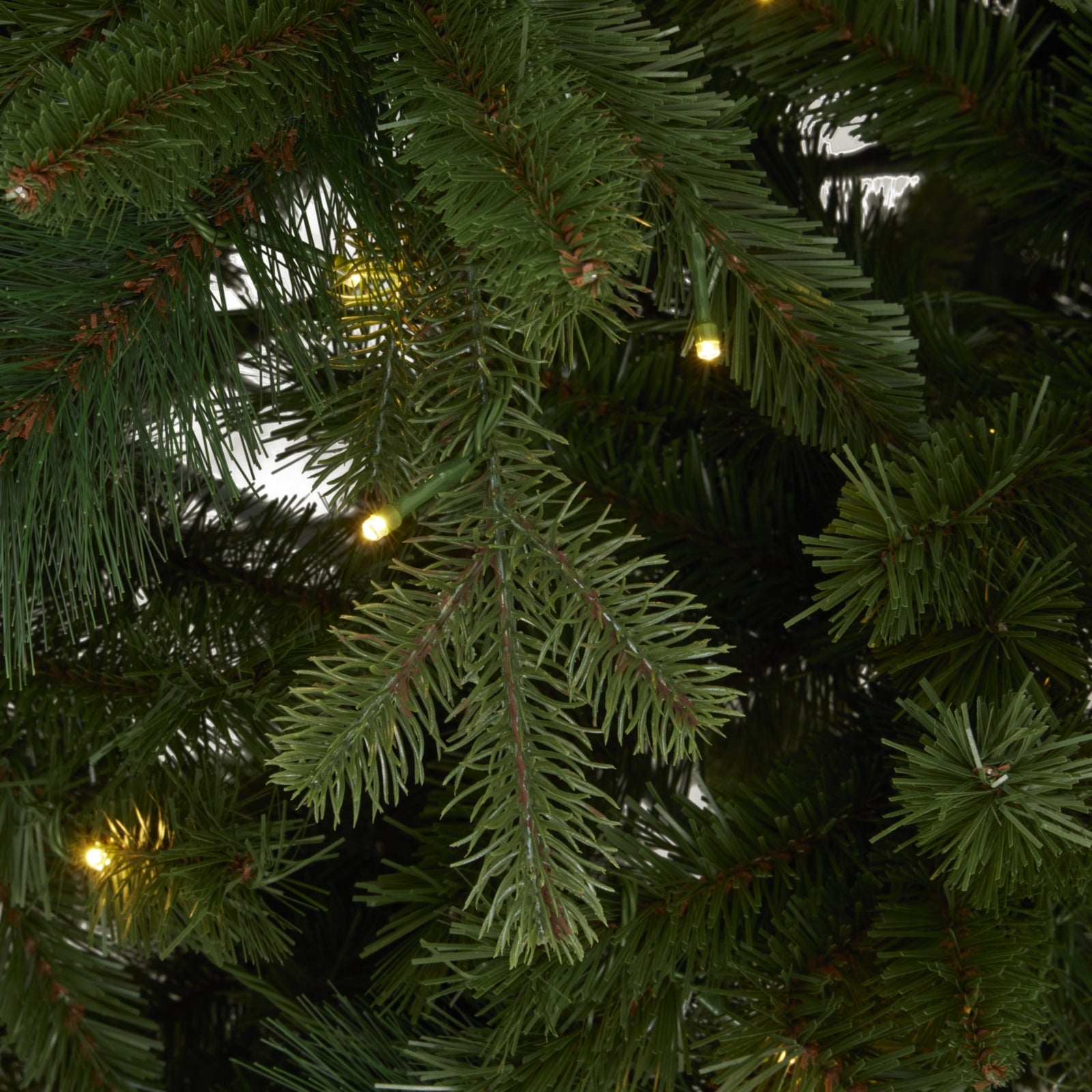 Green Forest Fir Pre-Lit Christmas Tree — 400 LED Lights