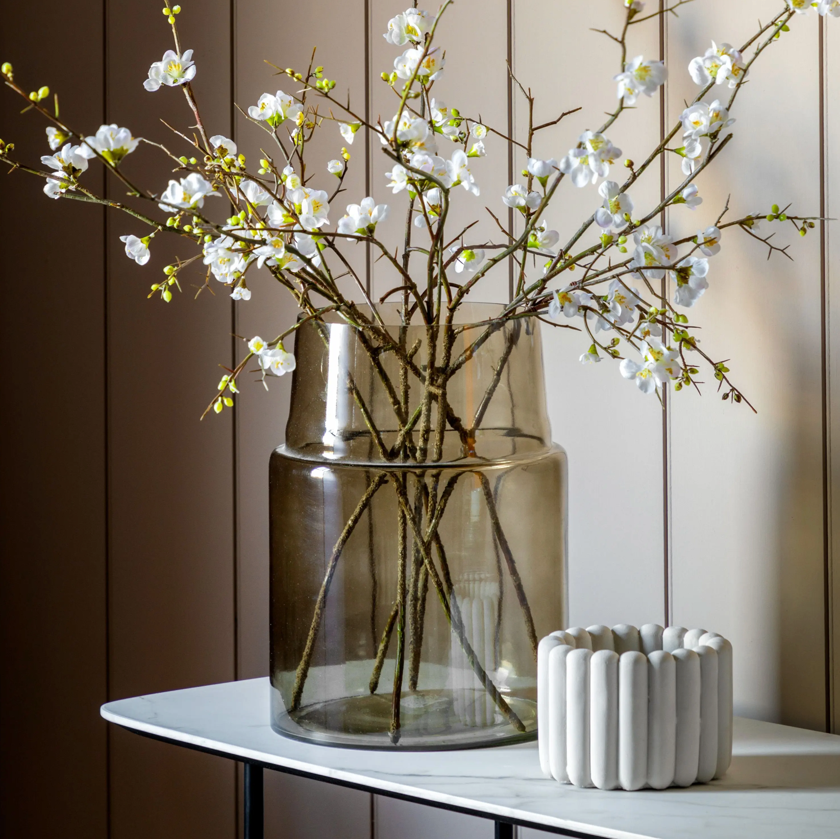 Kuda Glass Vase — Brown