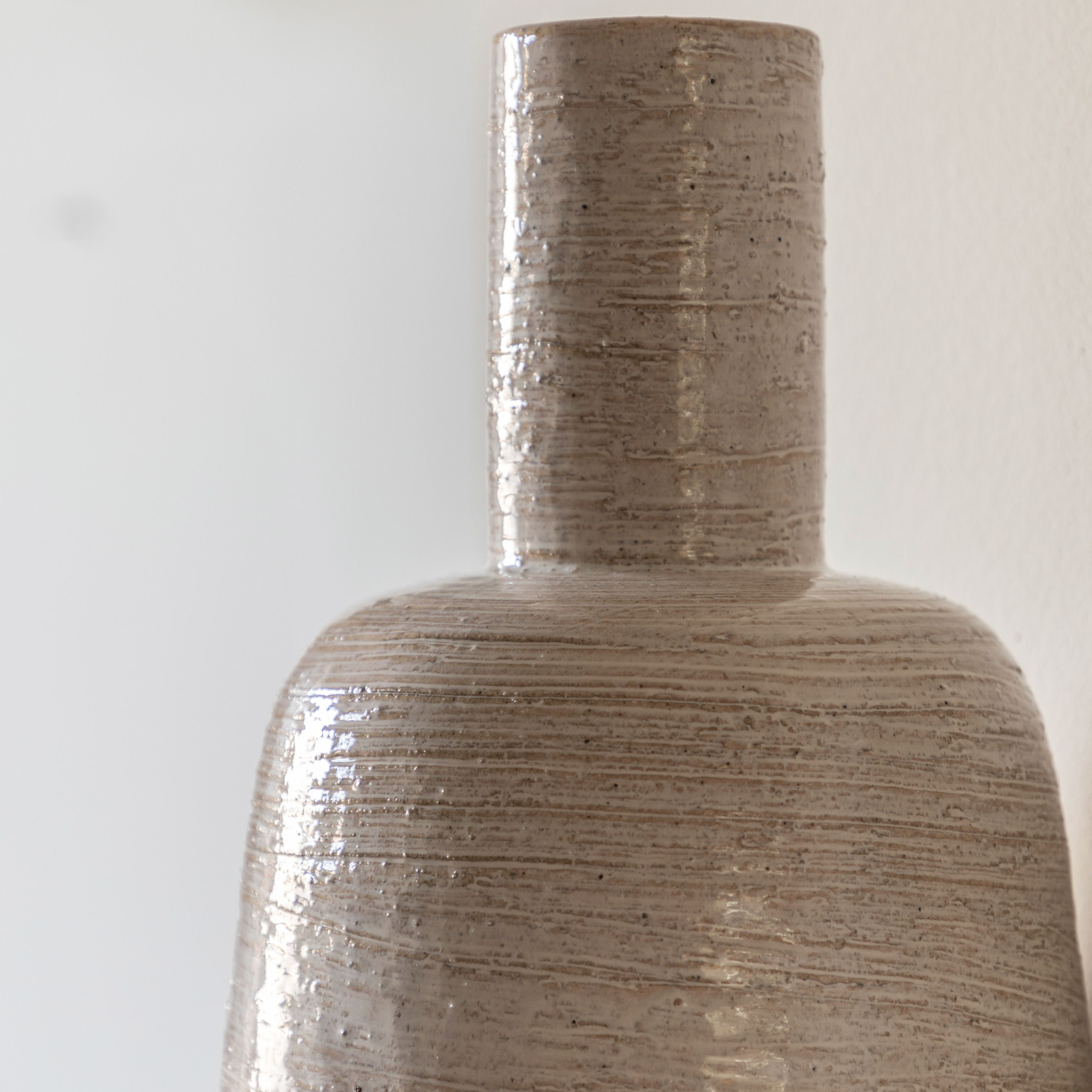 Mobi Ceramic Bottle Vase — Large