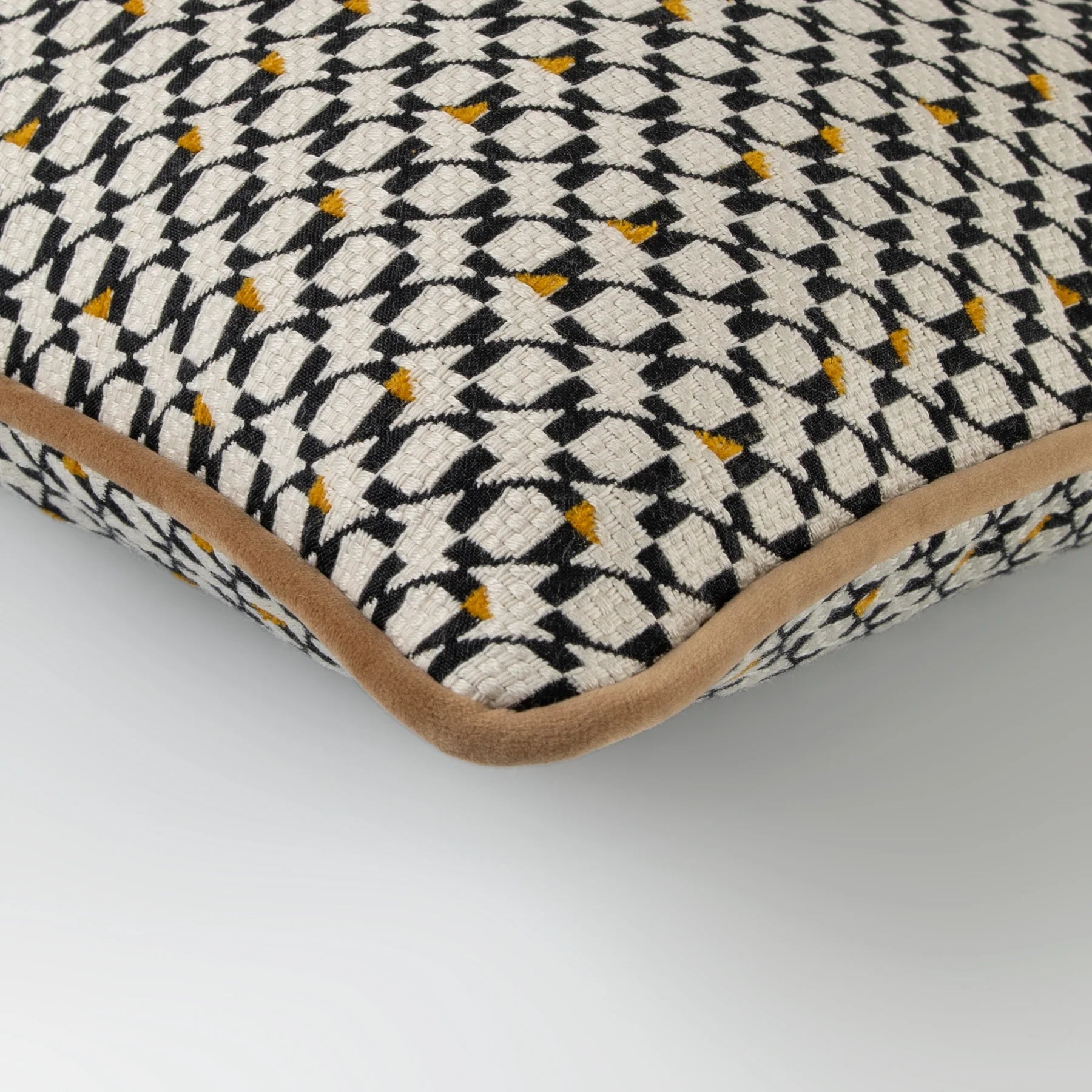 Bouclé, Onyx, Pearl & Citrine Luxury Cushion Quattro