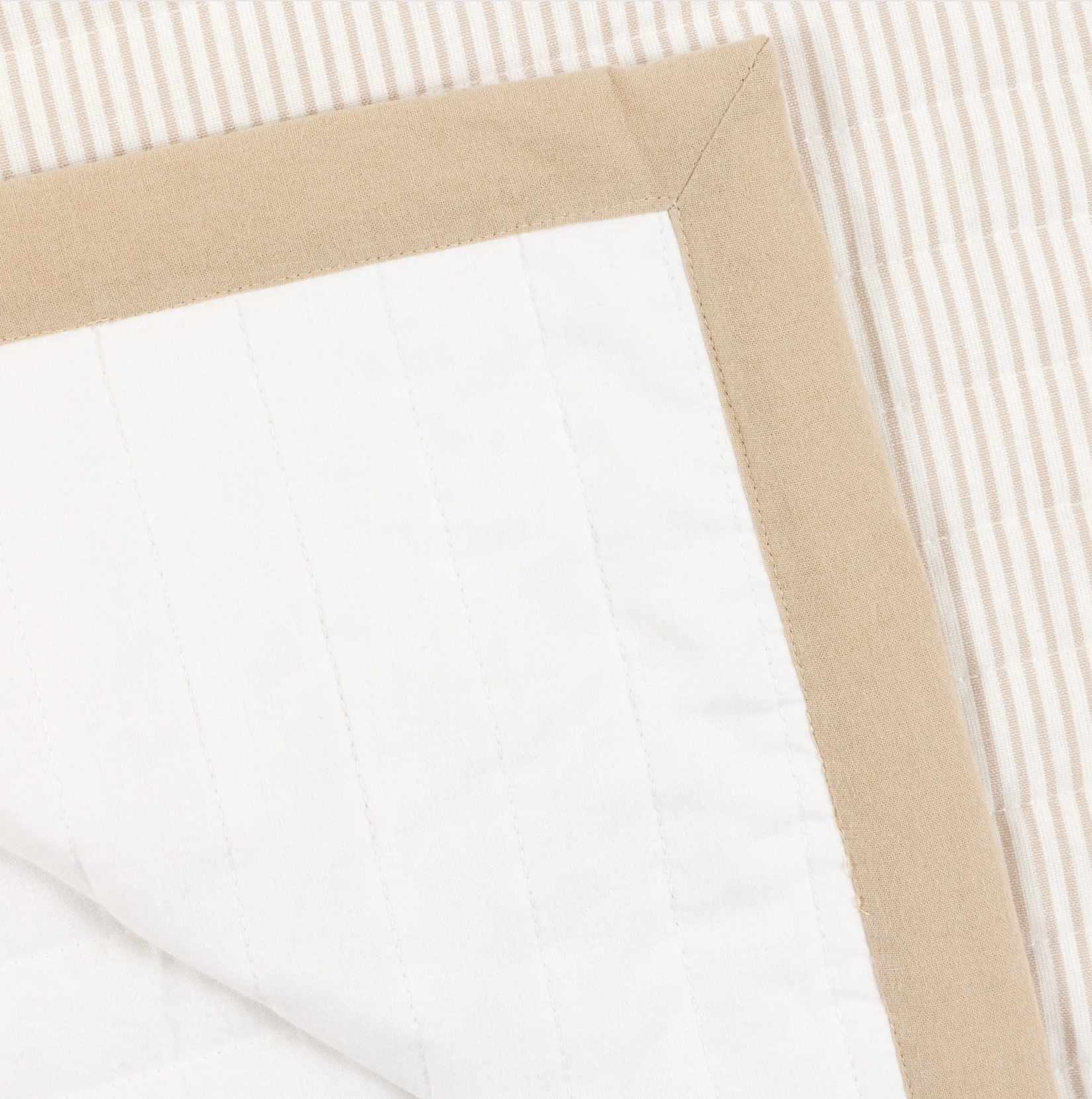 Serene Quilted Bedspread – Oatmeal