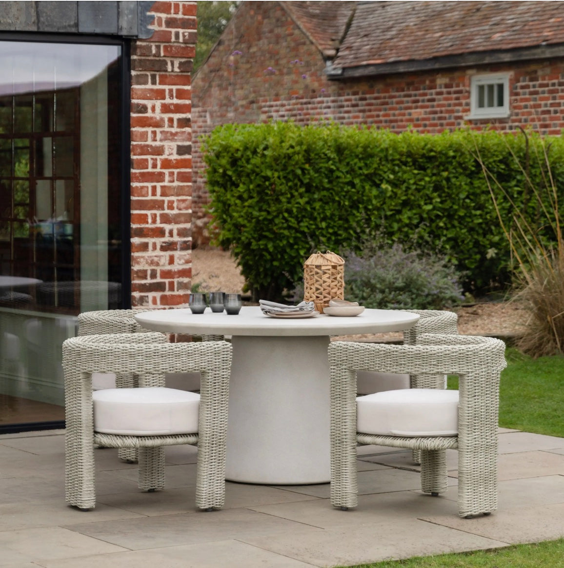 Forma Round Outdoor Dining Table